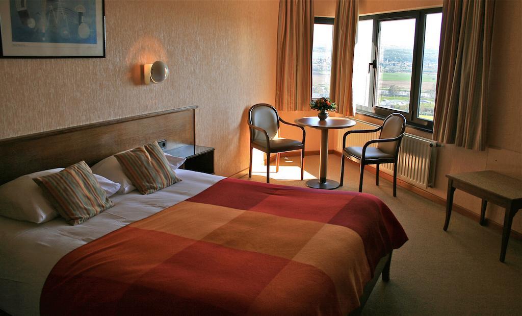 Hotel Des Vignes Restaurant Du Pressoir Remich Room photo